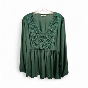 Maurices Women's Green Boho Peasant Top with Crochet Detail – Size M (30 JC)